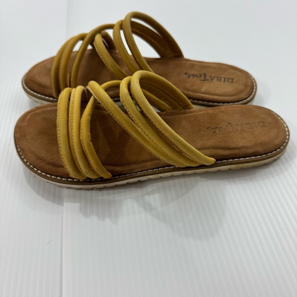 24. Women’s Diba super cute Mustard Strappy Sandals (9) - Picture 4 of 6